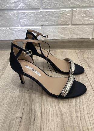 Продам красиві босоніжки dorothy perkins