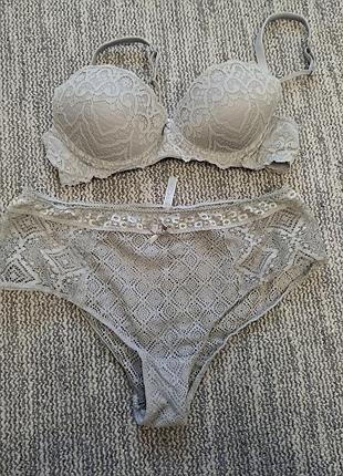 Бюстгальтер трусики intimissimi