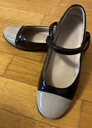 Красиві та практичні туфлі для дівчинки на весну-осінь, 35 розмір, 22,5 см
