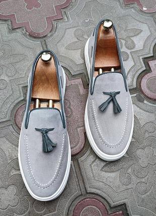 Мужские лоферы серого цвета - стильная и комфортная обувь10 фото