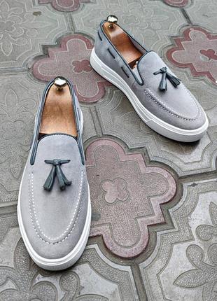 Мужские лоферы серого цвета - стильная и комфортная обувь9 фото