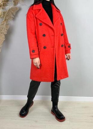 Красное пальто1 фото