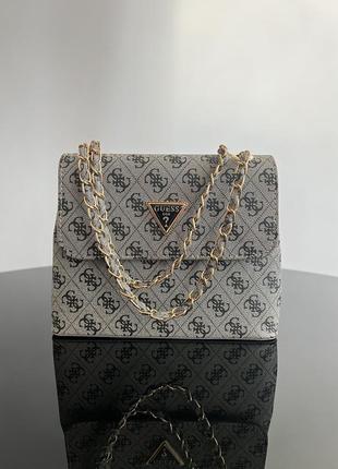 Женская сумка guess beige с двойной цепочкой модная сумка через плечо