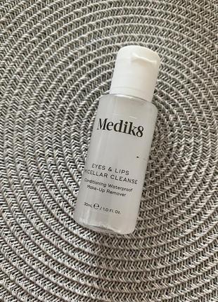 Мицеллярное средство для удаления водостойкого макияжа medik8 eyes &amp; lips micellar cleanse, 30 мл (миниатюра)1 фото