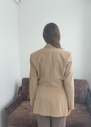 Женский пиджак песочного / бежевого цвета в идеальном состоянии6 фото