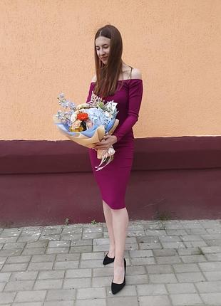 Красива фірмова міді сукня
