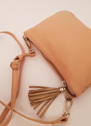 Красивая аккуратная кожаная сумка crossbody promod nude