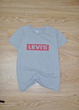 Оригинальная серая футболка levis