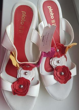 Босоножки новые