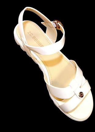 Босоножки сандалии женские, белые, лак, пенка.7 фото