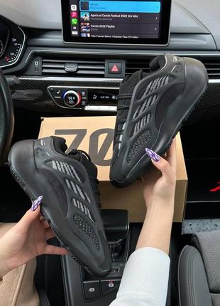 Женские кроссовки adidas yeezy boost 700 v3 alvah