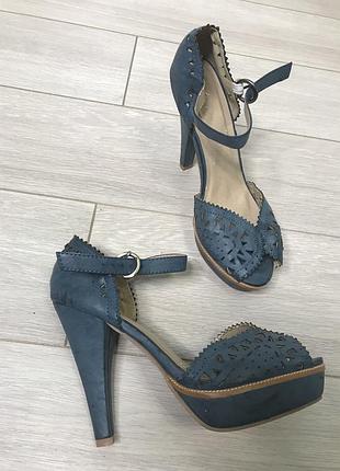 Босоножки туфли