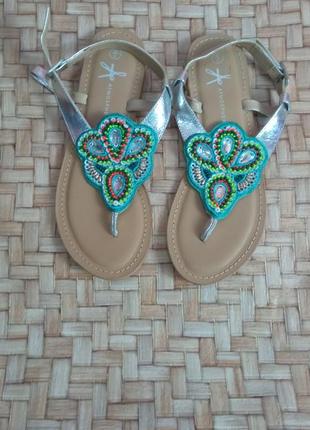 Босоніжки в'єтнамки