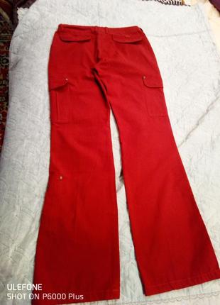 Трендовые красные джинсы карго на заниженной посадке бренда rebel.5 фото