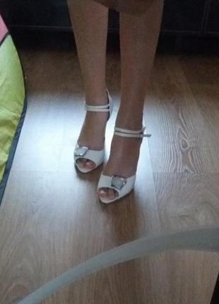 Шкіряні білі босоніжки туфлі6 фото
