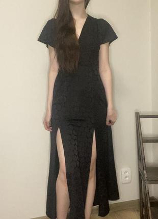 Длинное черное платье с разрезами8 фото