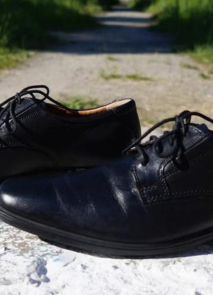 Шкіряні туфлі clarks