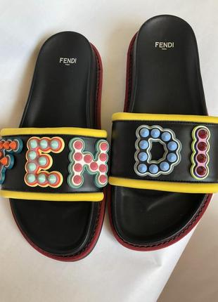 Стильні шльопанці