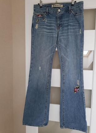 Стильные брендовые джинсы с потертостями и вышивкой gap2 фото