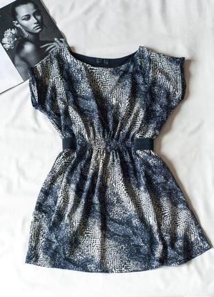 Стильное короткое платье с змеиным принтом vero moda, размер xs2 фото