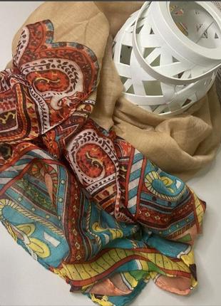 Шарф бежевый с узорами италия