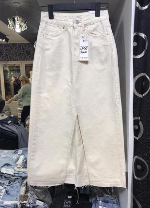 Бежевая джинсовая миди юбка с разрезом, 34, 38, 40 размеры1 фото