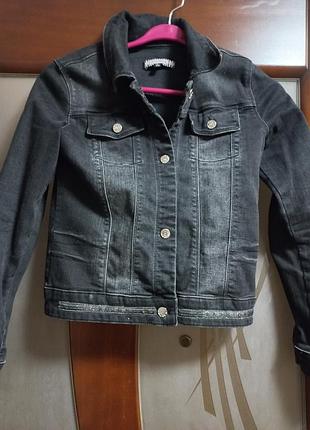 Курточка на девочку