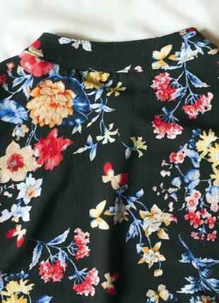 Черная блузка с цветочным принтом (италия), размер м4 фото