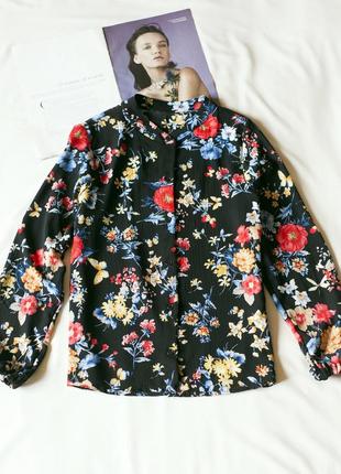 Черная блузка с цветочным принтом (италия), размер м2 фото