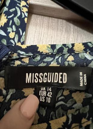 Платье в цветочек с поясом и декоративными пуговицами missguided4 фото