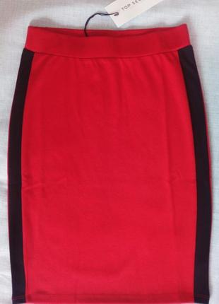 Красная юбка карандаш с лампасами5 фото