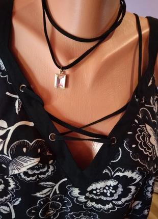 Стильная блузка  с открытыми плечами стяжка на груди,цветочный  принт.3 фото