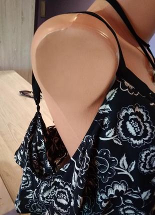 Стильная блузка  с открытыми плечами стяжка на груди,цветочный  принт.6 фото