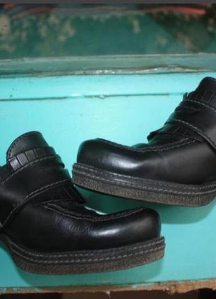 Удобные стильные кожаные туфли-лоферы на устойчивом каблуке tamaris4 фото
