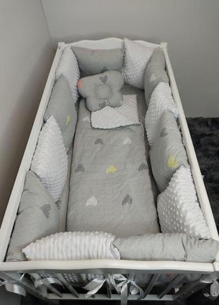 Набір у дитяче ліжечко для новонароджених захист ( бортик 12 подушок) + плед + подушка + простирадло на гумці7 фото