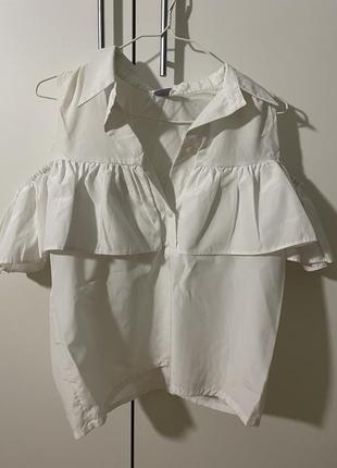 Белая рубашка с открытыми плечами christina mandarina