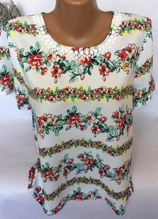 Красивая футболка tu