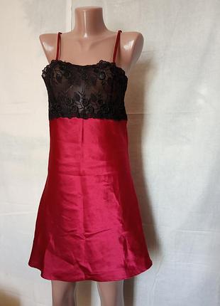 Сексуальний комплект,темно червоного кольору з чорним гіпюром,іспанія