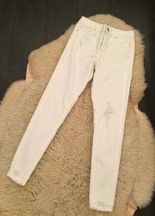 Белые джинсы скинни с рваностями, белые джеггинсы с завышенной талией  из сайта asos5 фото