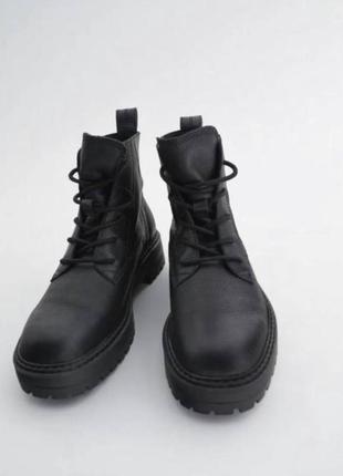 Ботинки zara, черного цвета
