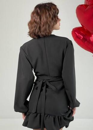 Женское черное короткое платье на запах2 фото