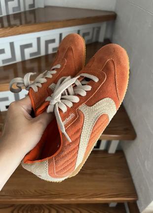 Новые фирменные кроссовки 36р.