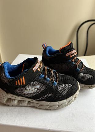 Кроссовки sketchers с мигалками 25р