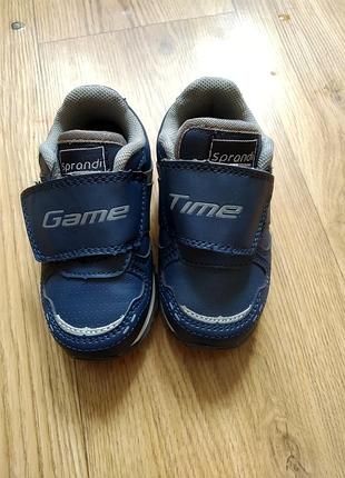 Кросівки на хлопчика