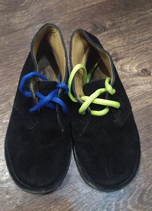 Замшевые ботиночки clarks