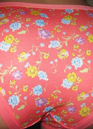 Трусики женскиеtmn бамбук размеры 44-48 коралловые в цветных розочках