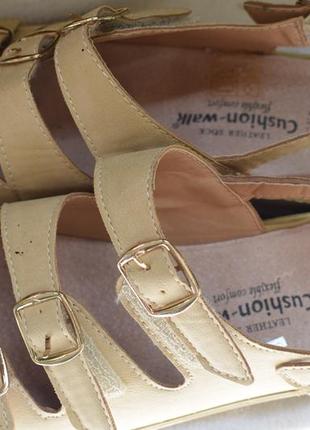 Шльопанці босоніжки, сандалі туфлі літні шкіряна устілка memory foam3 фото