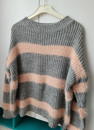 Свитер женский в полоску