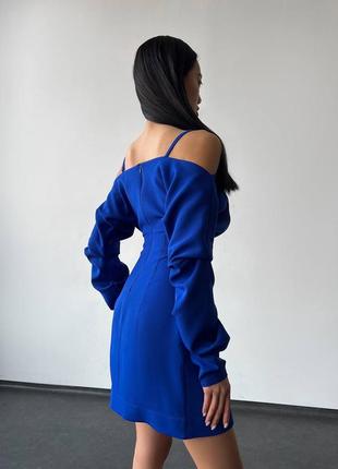 Изысканное синее электрик  платье с длинными рукавами и открытыми плечами.9 фото