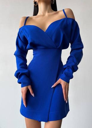 Изысканное синее электрик  платье с длинными рукавами и открытыми плечами.3 фото